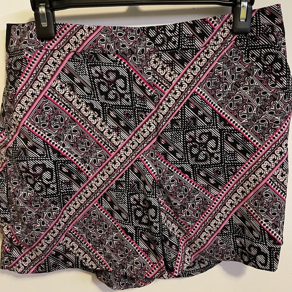 WHBM The 4” Short- printable lightweight short